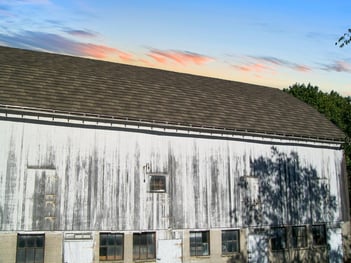 decra-metal-roofing-web-roof-adds-value-to-barndominium-homes