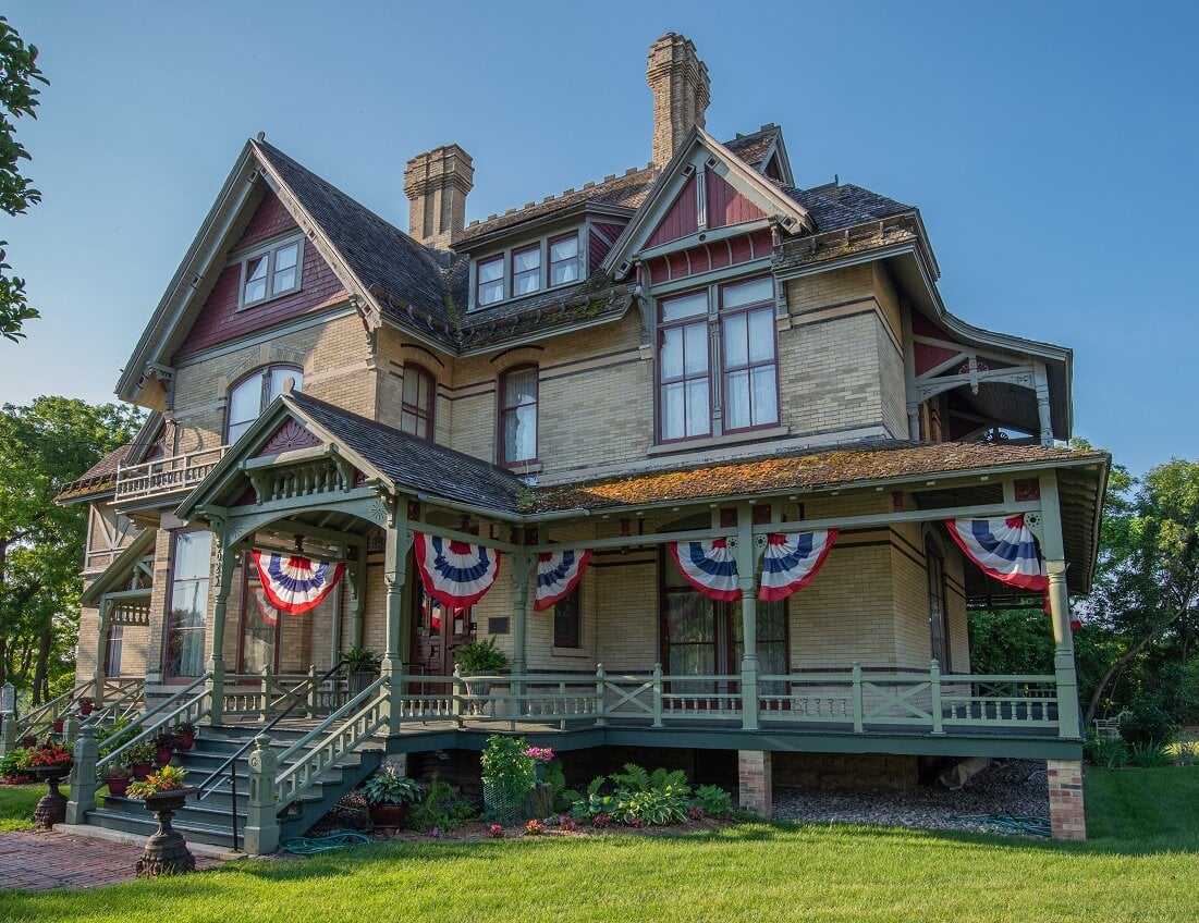 Hs home. Райт Вилладж. Historic House.